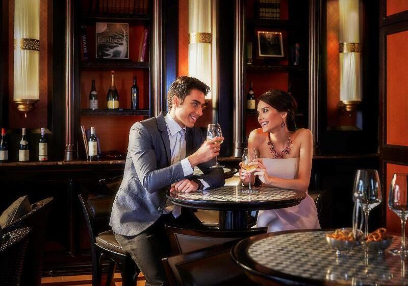 هتل Sofitel Philippine Plaza Manila