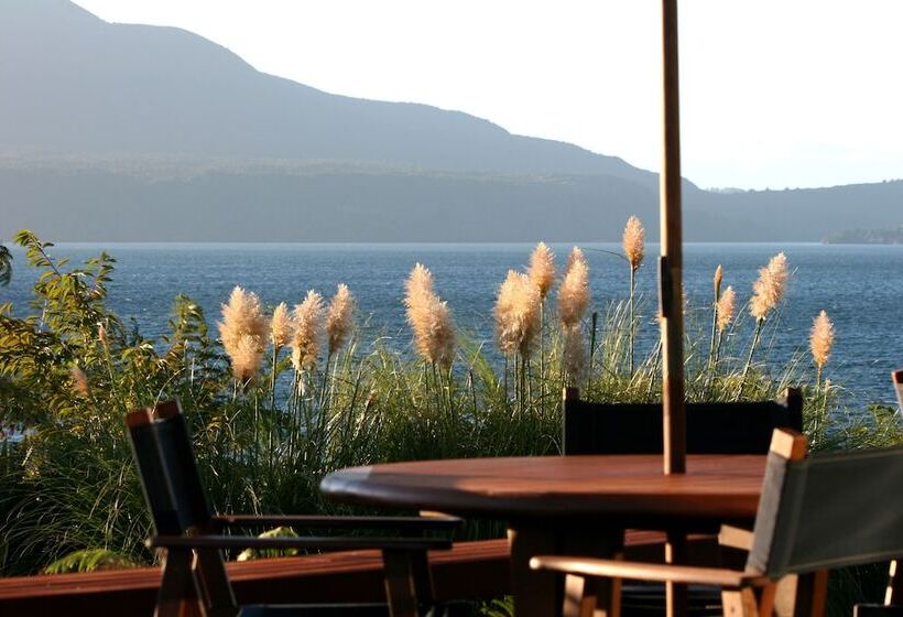 Отель Solitaire Lodge