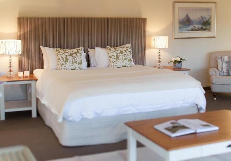 Отель Solitaire Lodge