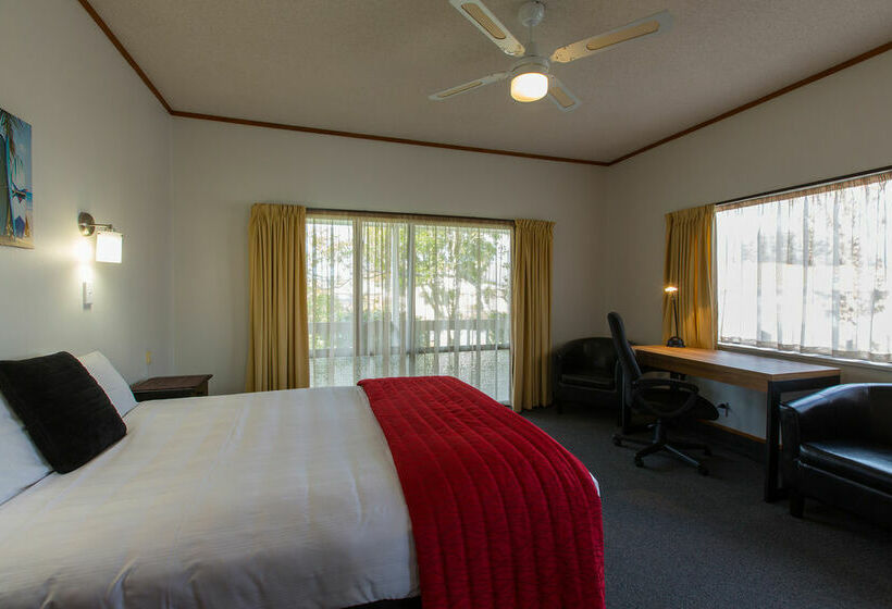 فندق Summit Motor Lodge