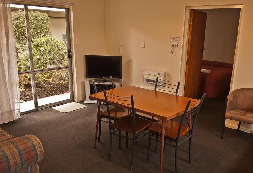 هتل Coachmans Inn