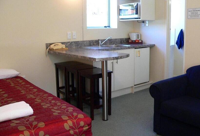 هتل Coachmans Inn