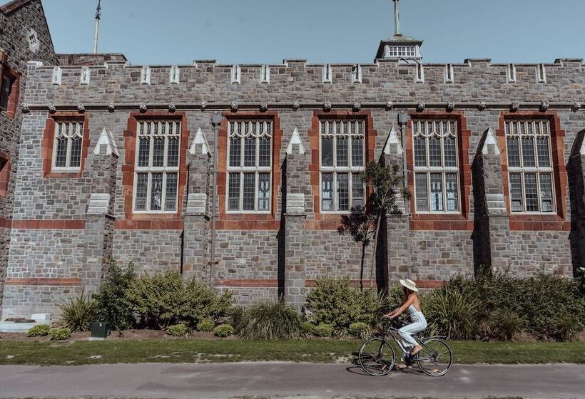 Отель The George