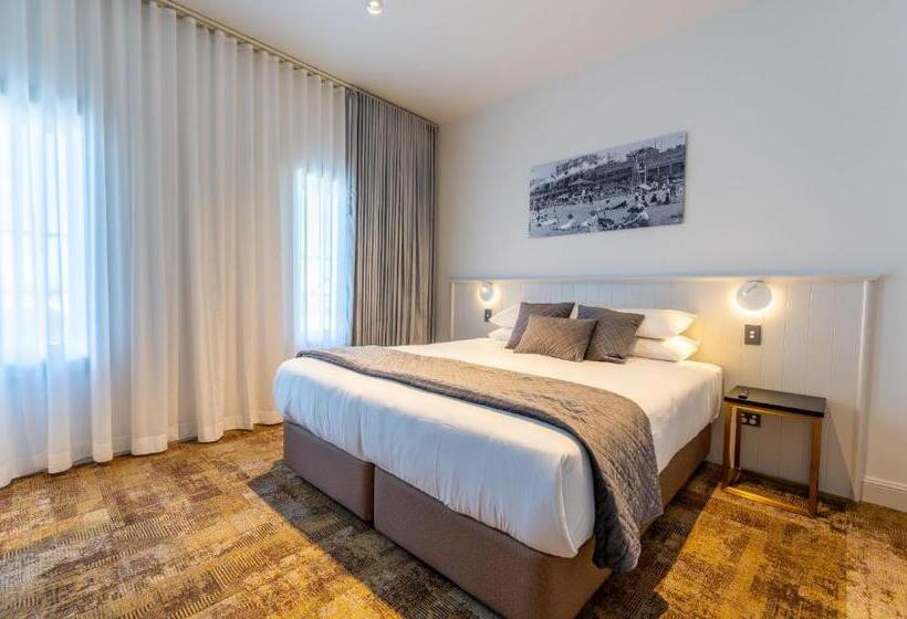 Отель The Grosvenor