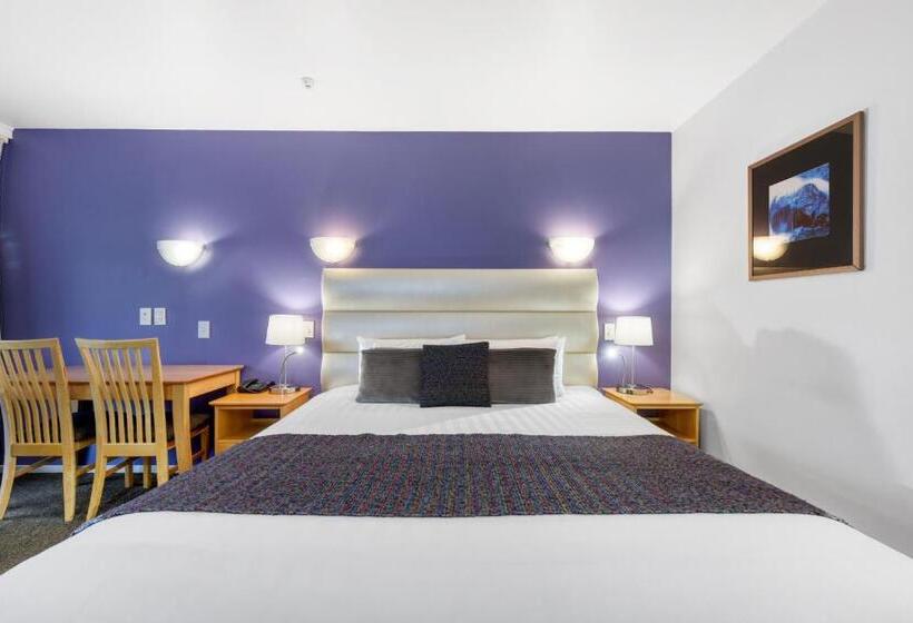 בית מלון כפרי Tides