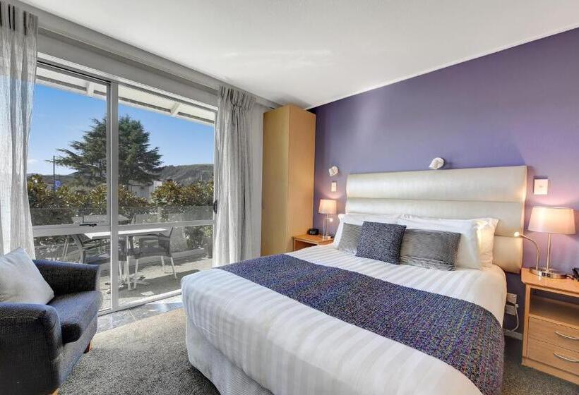 בית מלון כפרי Tides