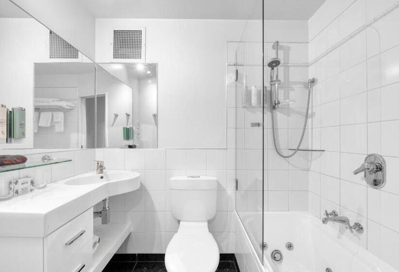 בית מלון כפרי Tides