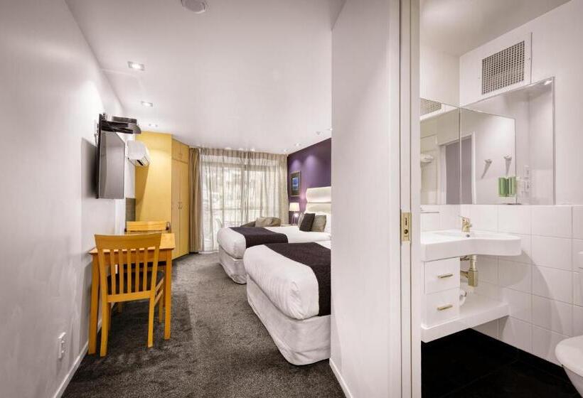 בית מלון כפרי Tides