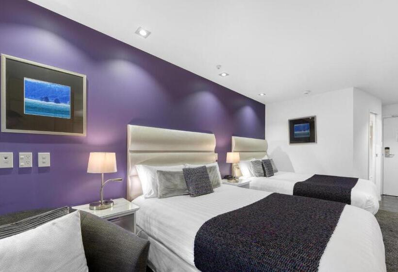 בית מלון כפרי Tides