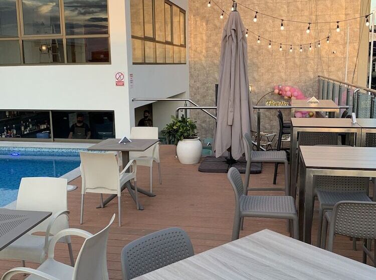 هتل Victoria Regia