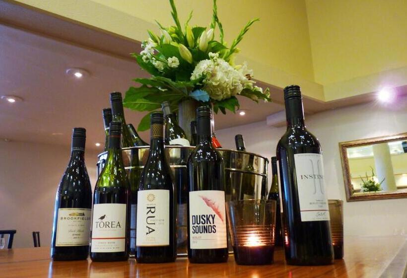 Отель West Plaza