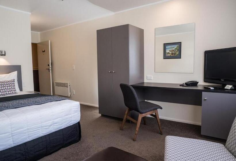 Отель West Plaza