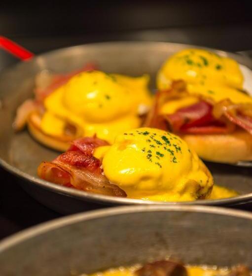 Отель West Plaza