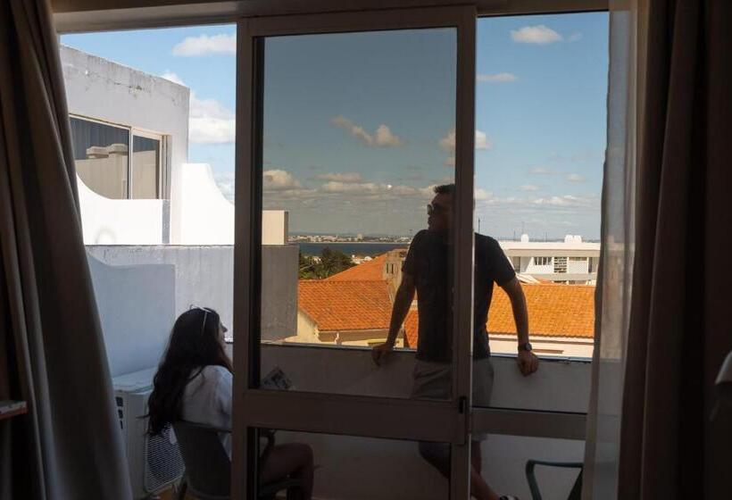 Отель WOT Lagos Montemar