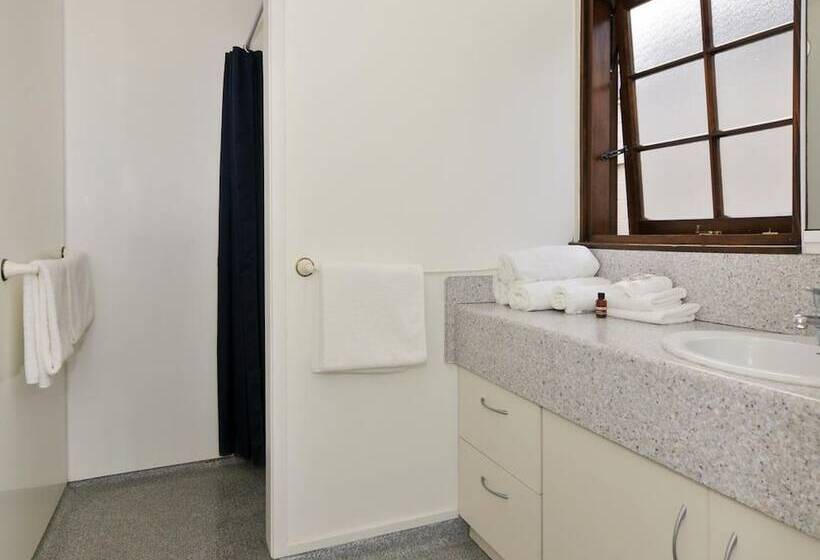 هتل Wylie Court Motor Lodge