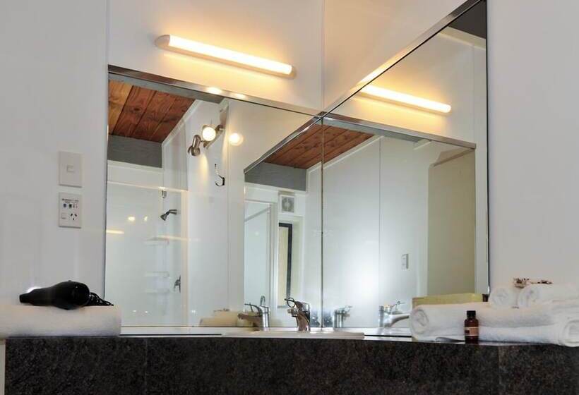 هتل Wylie Court Motor Lodge