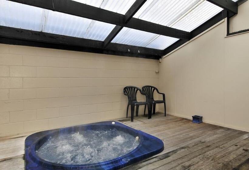 هتل Wylie Court Motor Lodge