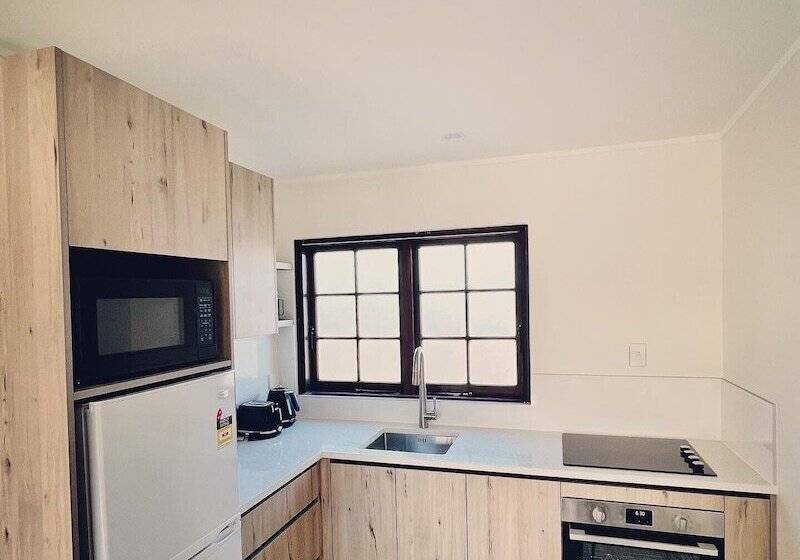 هتل Wylie Court Motor Lodge