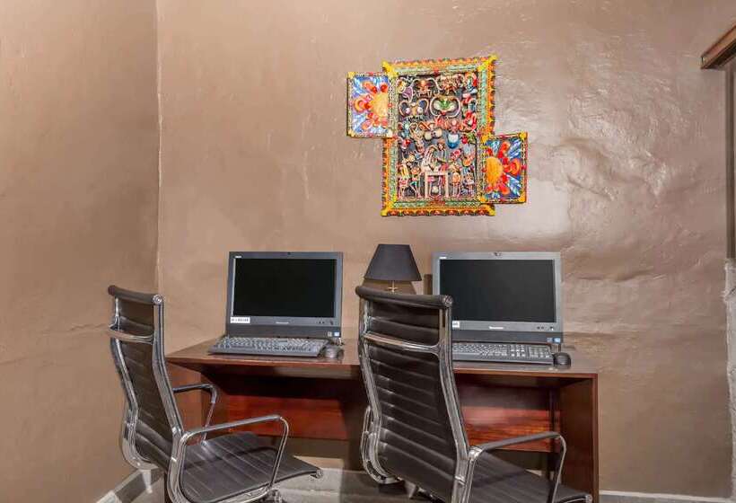 ホテル Costa Del Sol Wyndham Cusco