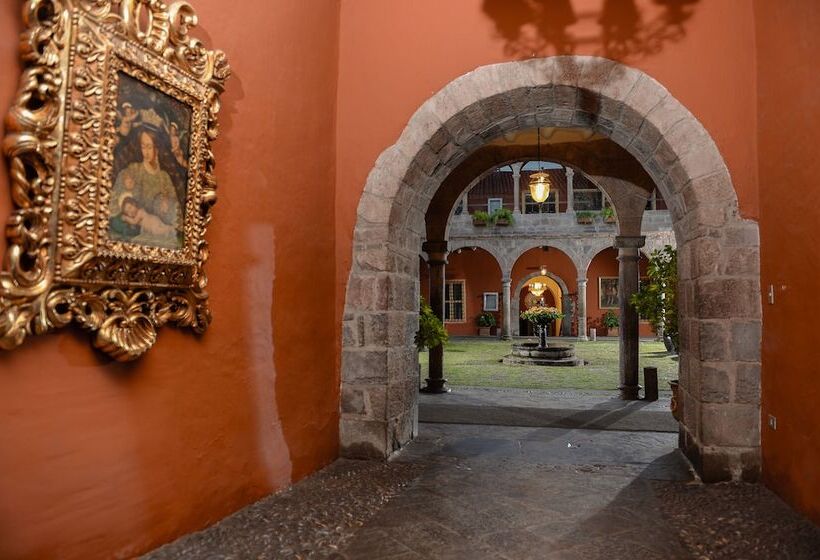 ホテル Costa Del Sol Wyndham Cusco