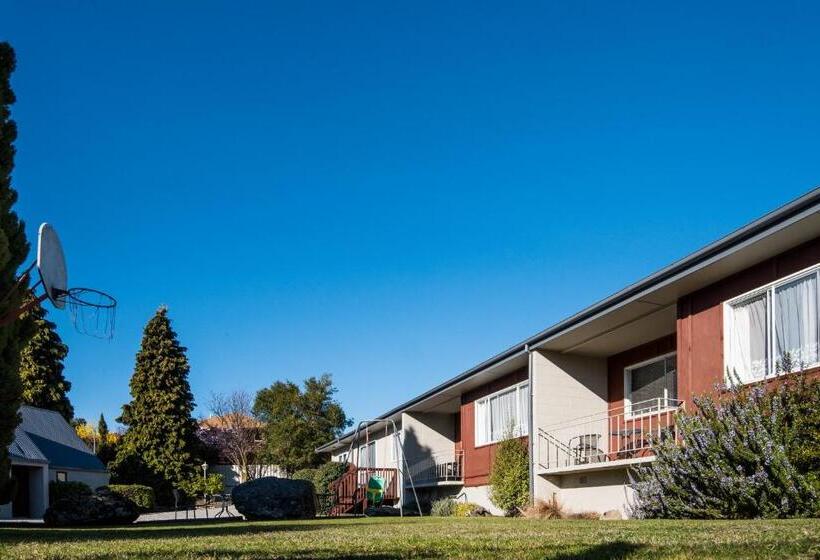 Manuka Crescent Motel