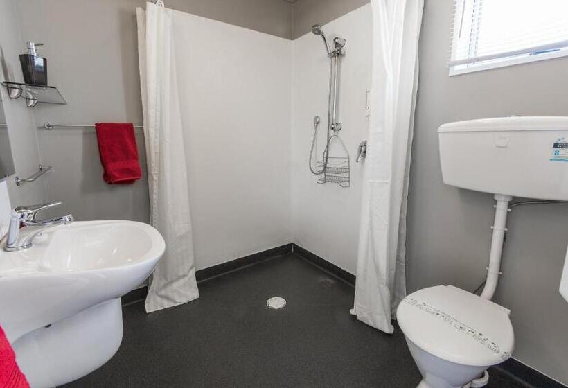 Manuka Crescent Motel