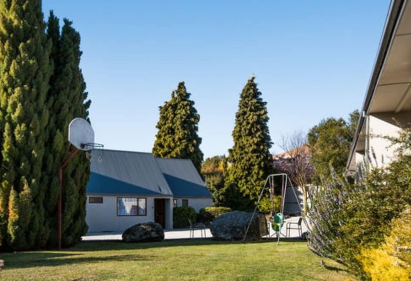 Manuka Crescent Motel