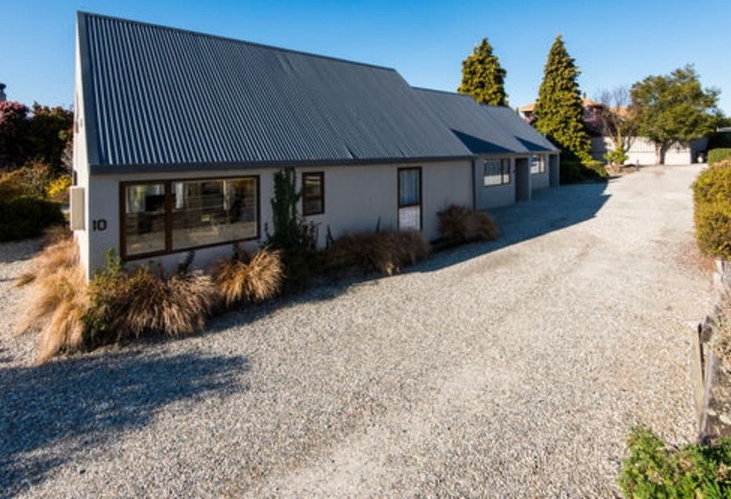 Manuka Crescent Motel