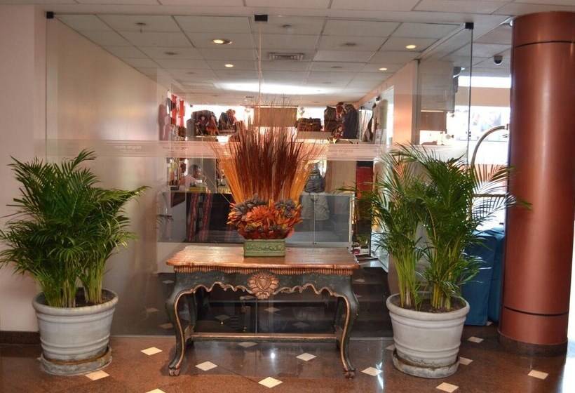 Maria Angola Hotel & Centro De Convenciones