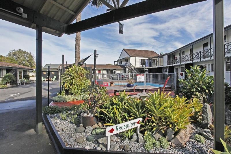 מוטל Walton Park Motor Lodge