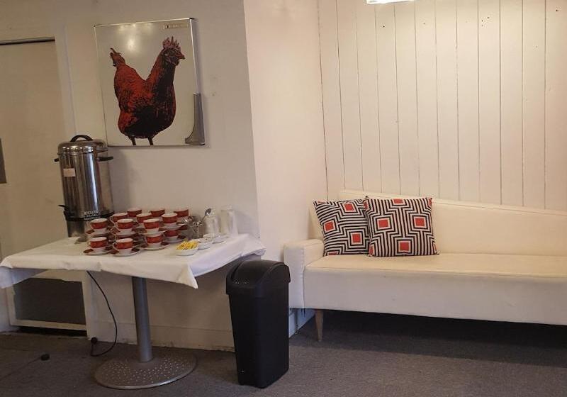 מוטל Walton Park Motor Lodge