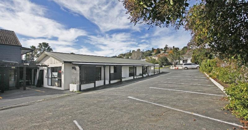 מוטל Walton Park Motor Lodge