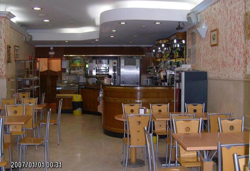 レジデンス Olhos Pretos