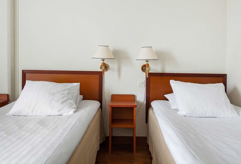 בית מלון כפרי Best Western Nya Star