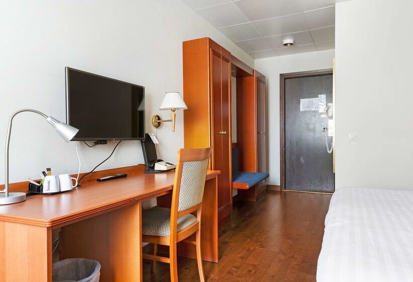 בית מלון כפרי Best Western Nya Star