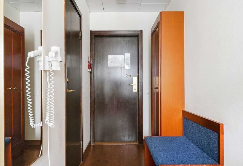 בית מלון כפרי Best Western Nya Star