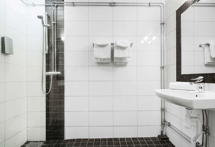 בית מלון כפרי Best Western Nya Star