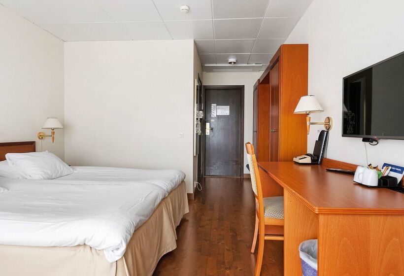 בית מלון כפרי Best Western Nya Star