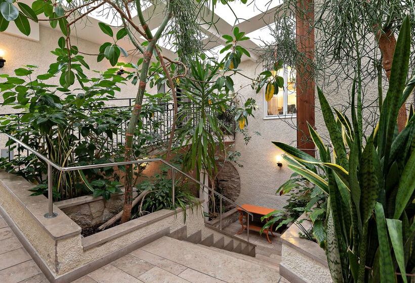 בית מלון כפרי Best Western Strand