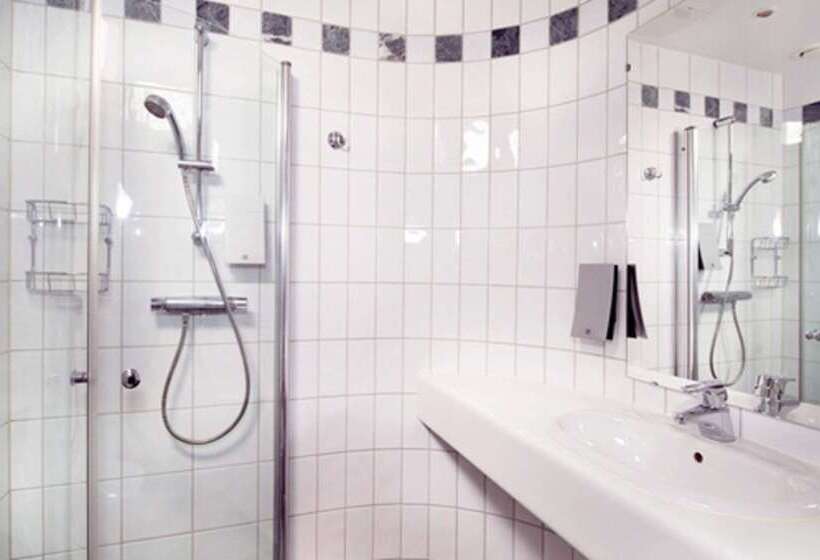 Clarion Collection Hotel Temperance