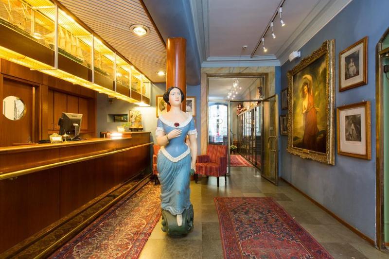 ホテル Lady Hamilton