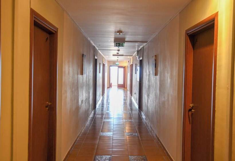 ホテル Complex Modern Mamaia All Inclusive