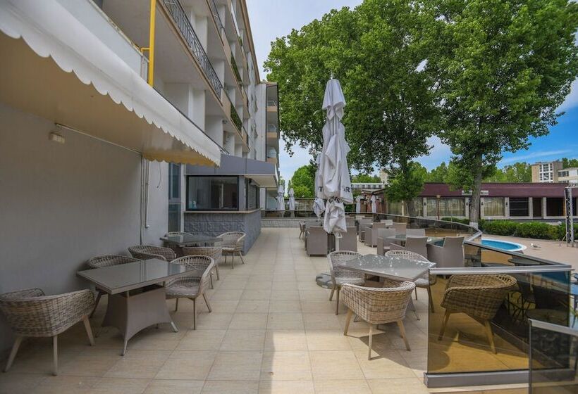 ホテル Complex Modern Mamaia All Inclusive