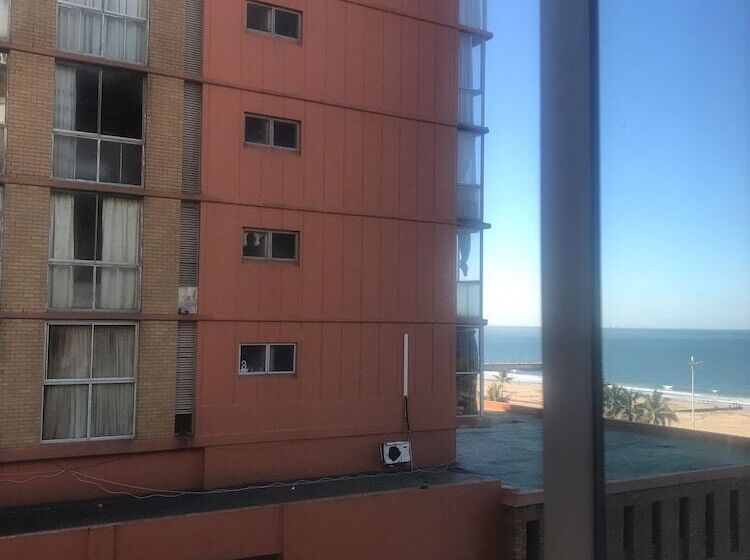 Отель Gooderson Tropicana