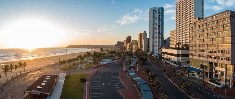 Отель Gooderson Tropicana