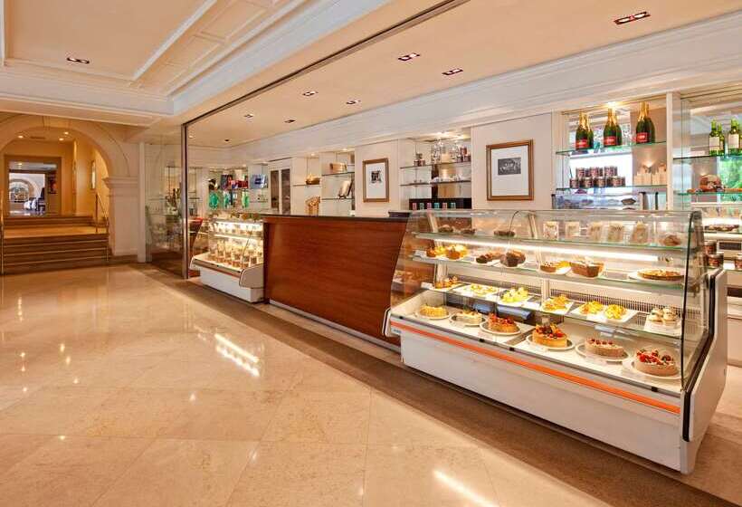 هتل Goodwood Park