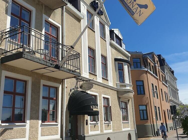 Hamnhotellet Kronan