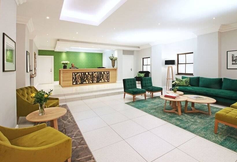 هتل Hollow On The Square City