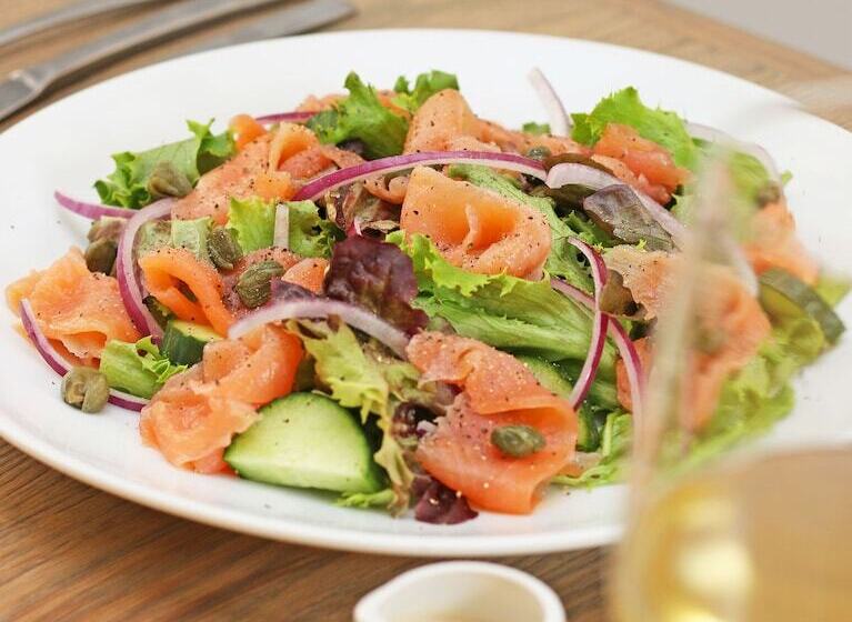 هتل Hollow On The Square City