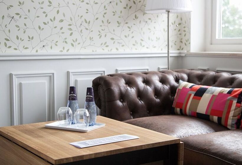 فندق Höörs Gästgifwaregård